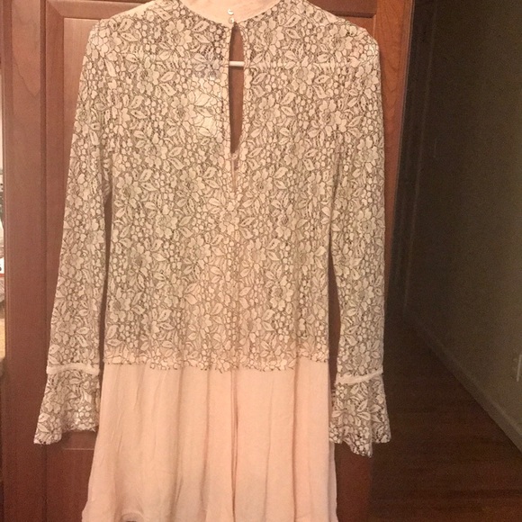 Free People lace tunic in blush. Size XS. - Picture 7 of 7